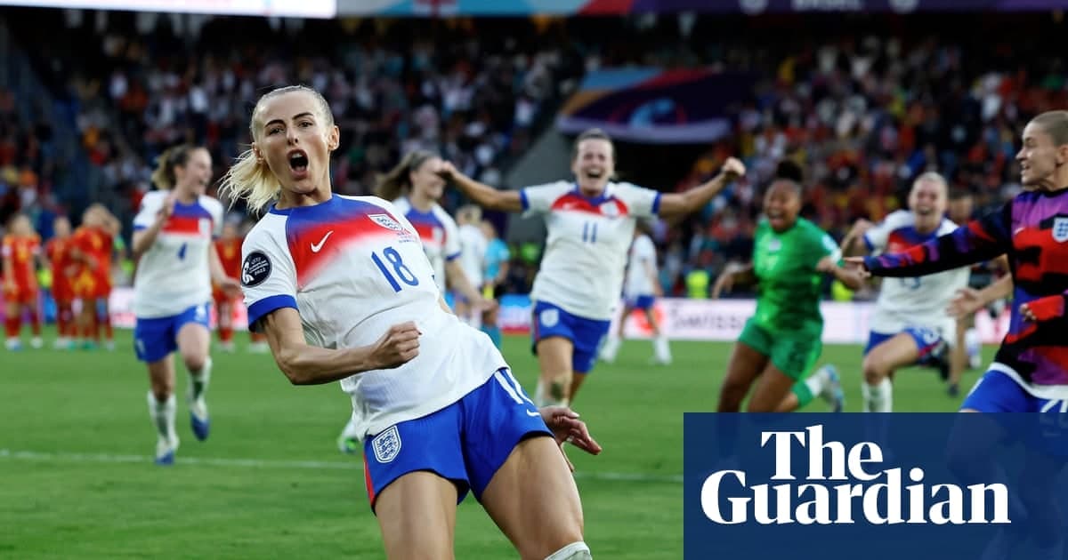 英格兰女子足球未来十年展望:参与度、投资与世界杯申办并进